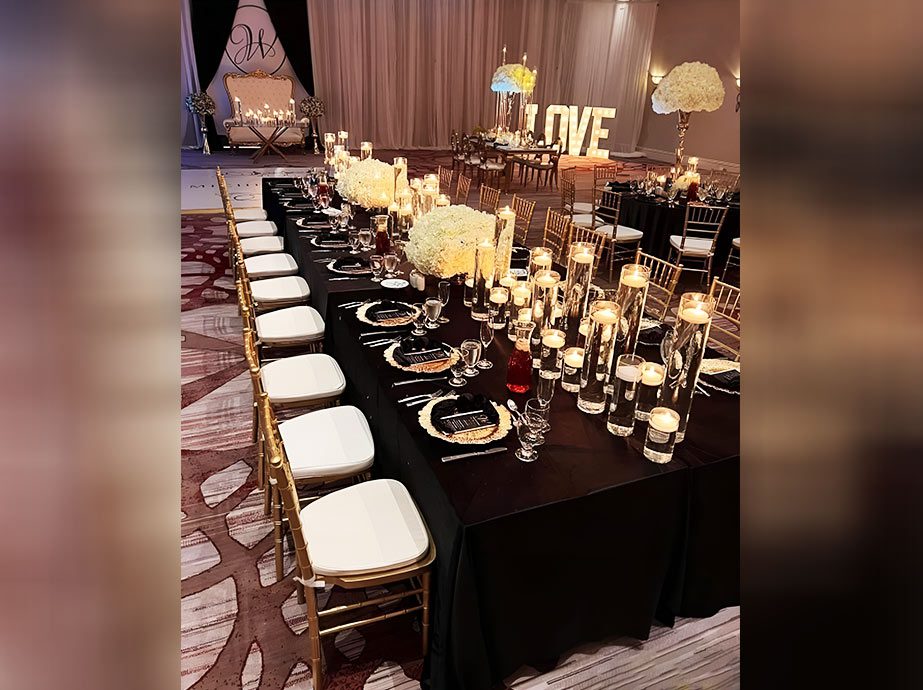 black-and-white-wedding-setup-candle-abiance